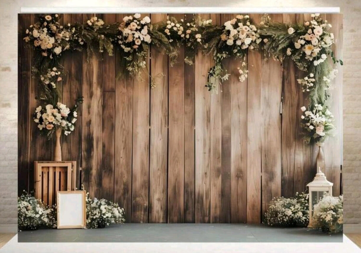 Piko Event | Toile d'ambiance fond bois avec fleurs suspendues, thème bohème pour vos photos, en accompagnement d'un photobooth. Idéal mariage et événement bohème / champêtre