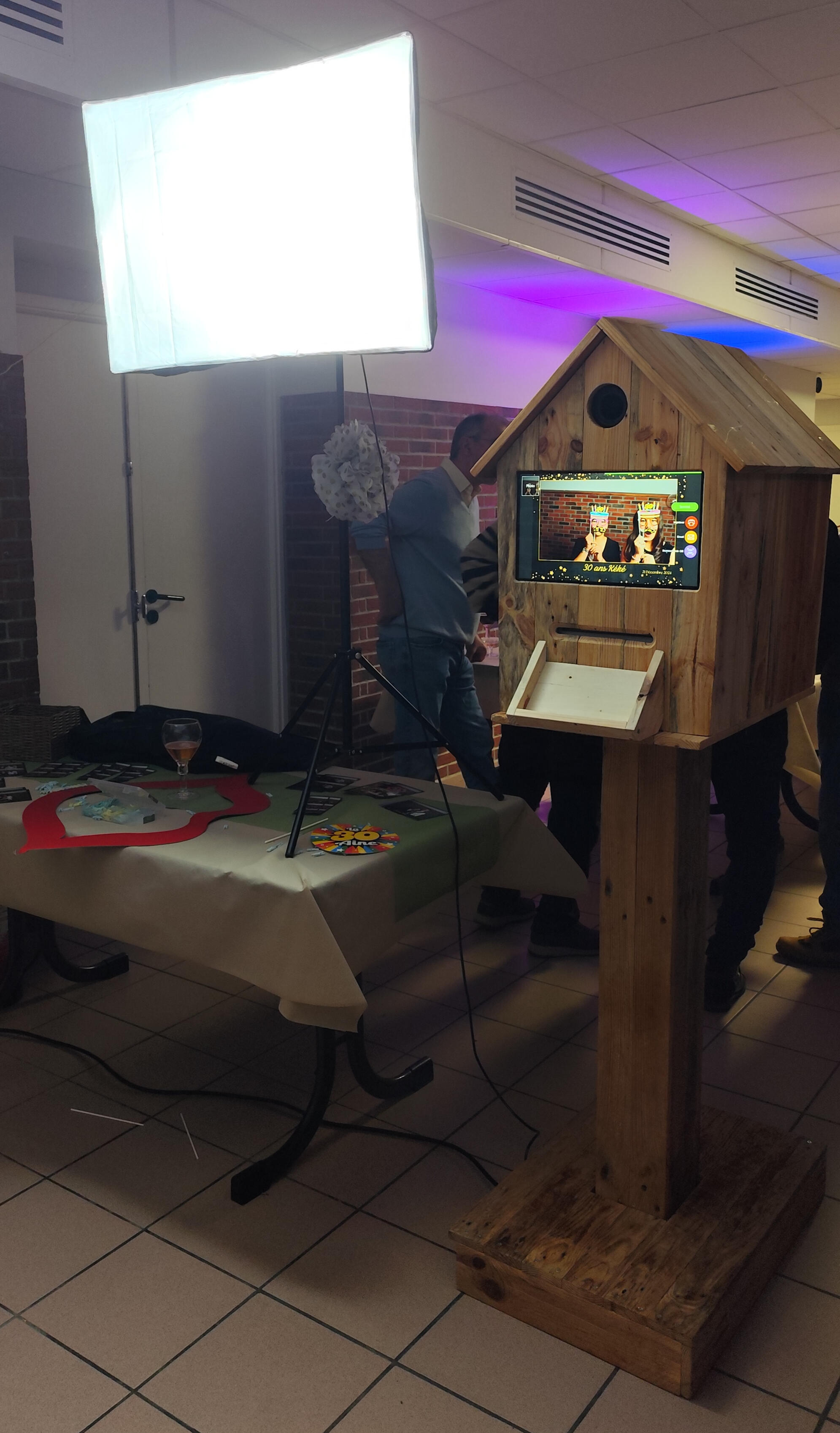 Piko Event location événementiel Photobooth borne photo selfie mariage baptême anniversaire baby shower CE CSE comité entreprise particuliers soirée événement ludique jeux bois recyclé palettes DIY upcycling fait main rse livraison