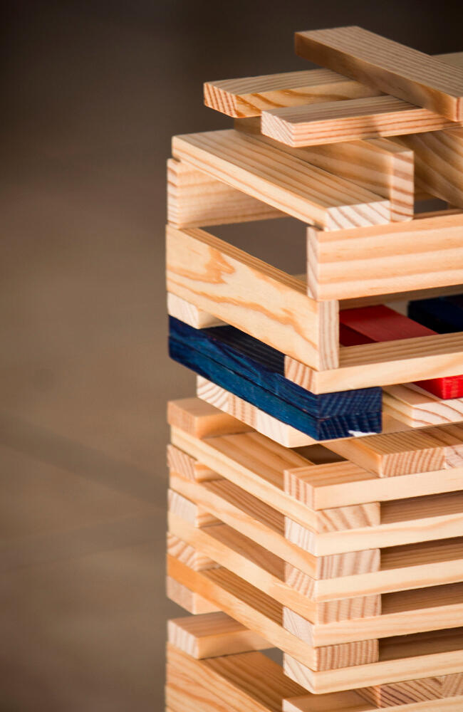 Les planchettes Piko Event | Photo du jeu Les planchettes. Jeu de construction en bois, planchettes de pin. Lien vers les règles du jeu